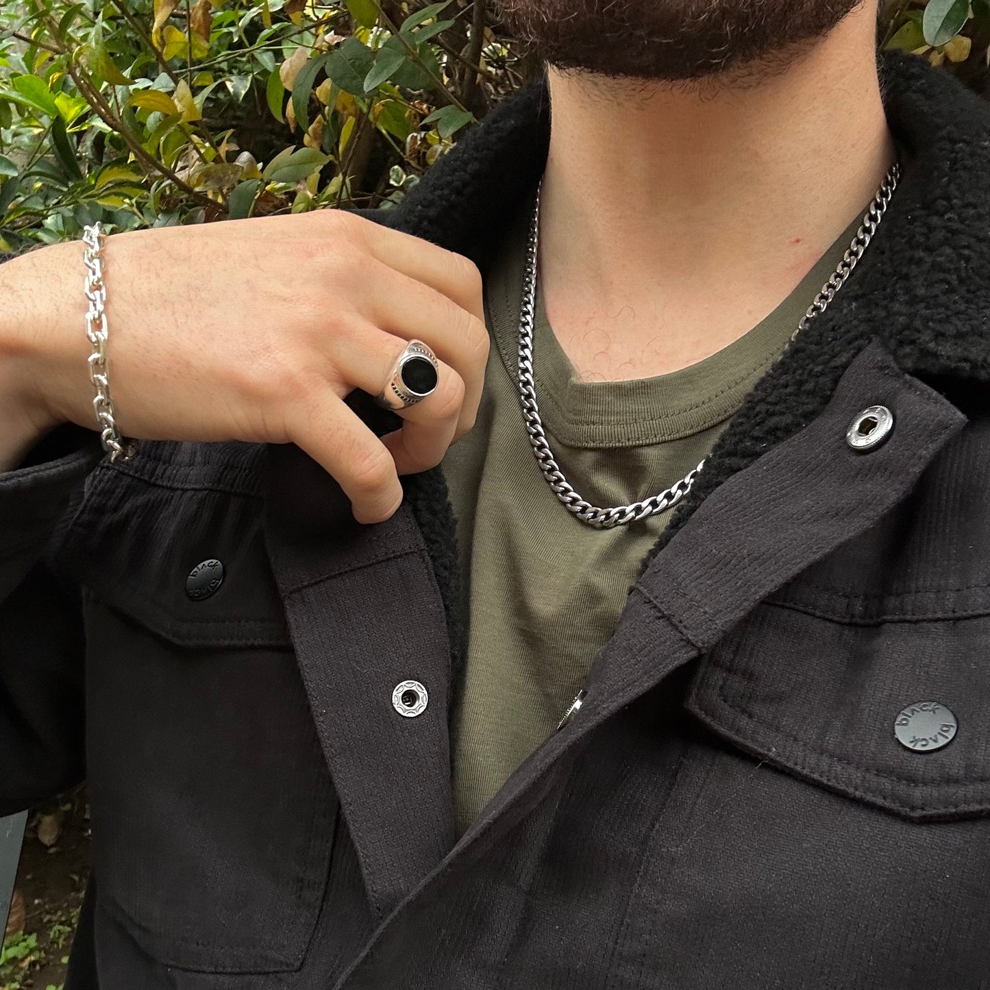 Dilbar y Figaro Chains