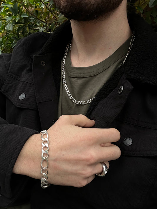 Dilbar y Figaro Chains